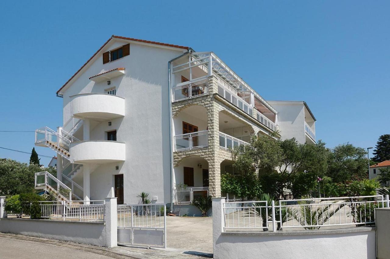 Apartments Adelheid In Biograd, Close To The Beach ビオグラード・ナ・モル エクステリア 写真
