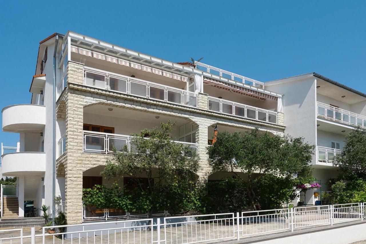 Apartments Adelheid In Biograd, Close To The Beach ビオグラード・ナ・モル エクステリア 写真